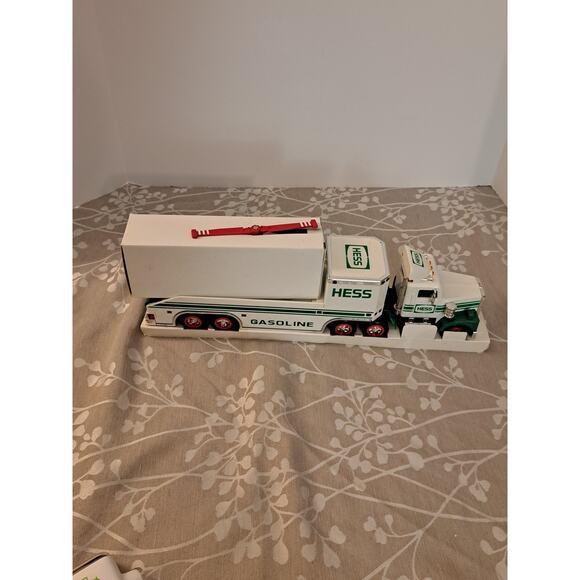 Hess 1995 Toy Truck and Helicopter Collectible - Picture 6 of 8